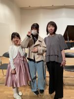 2025/05/17ルーテルホールピアノ・エレクトーン発表会生徒さん姉妹と(お姉さんは元生徒)